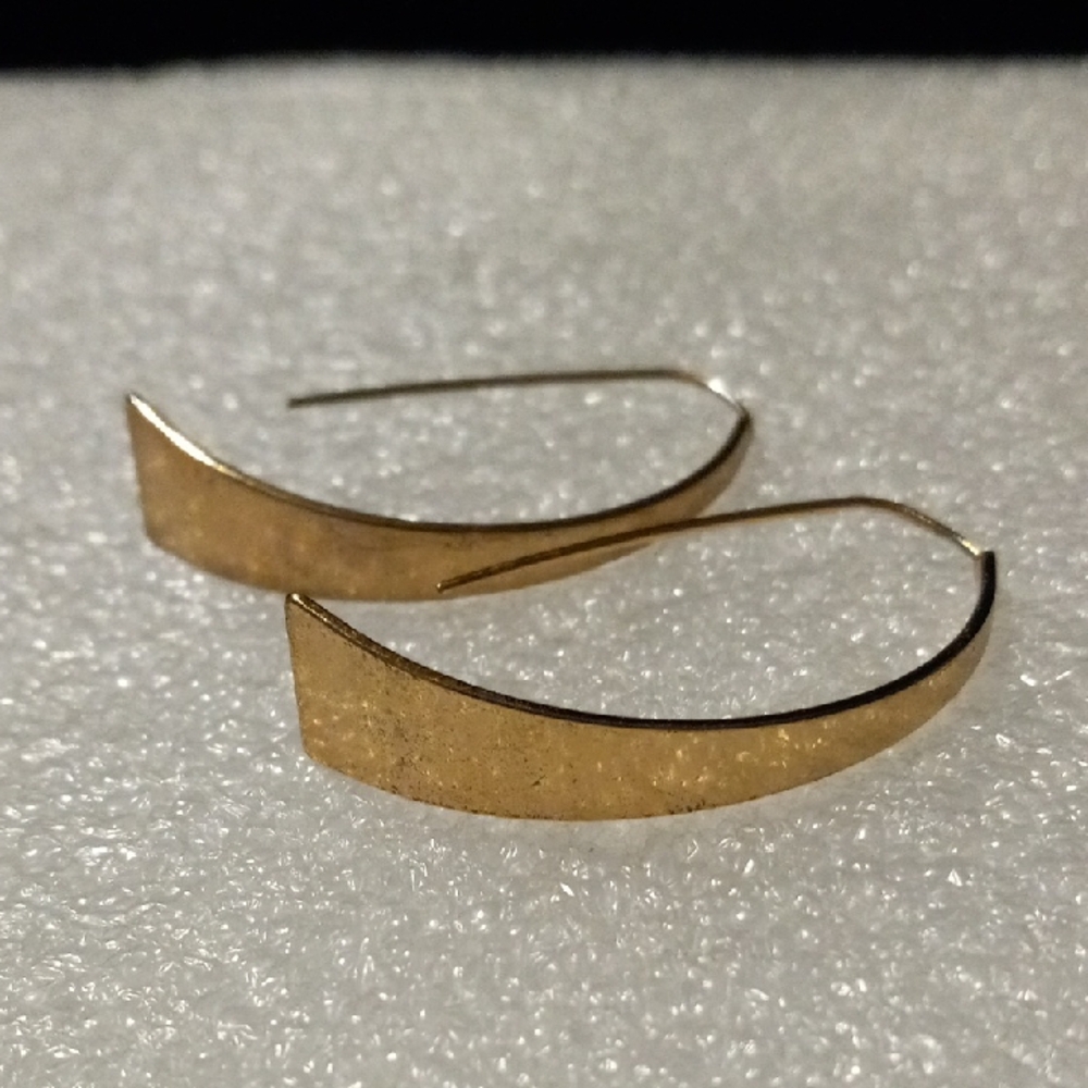 Elegant Gold tone Earrings